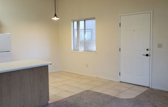 1 bed, 1 bath, 600 sqft, $1,085, Unit 024