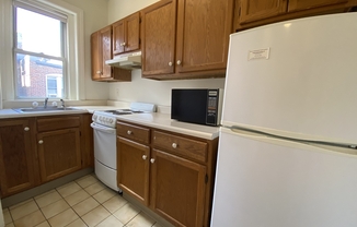 2 beds, 1 bath, 500 sqft, $2,300, Unit 41