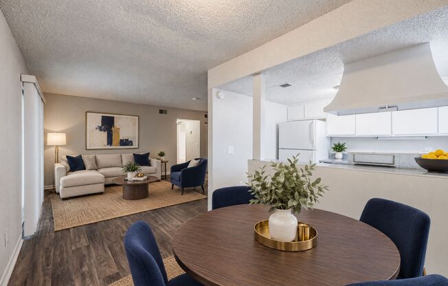 1 bed, 1 bath, 700 sqft, $875, Unit 1-10T