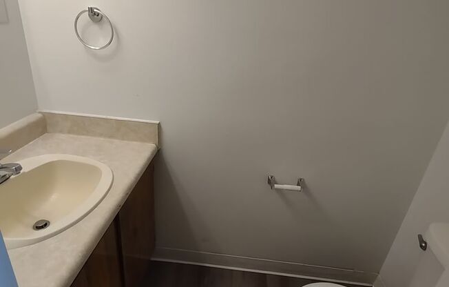 3 beds, 1.5 baths, 1,050 sqft, $1,249, Unit 3108