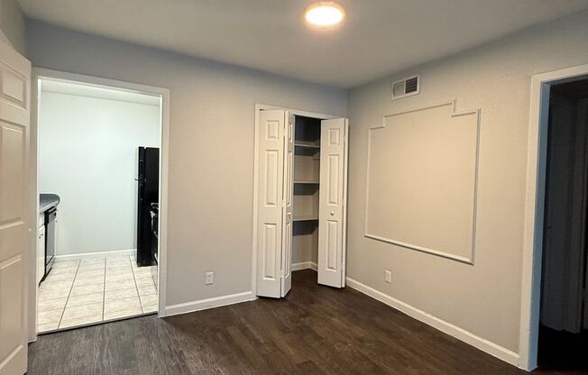 2 beds, 1 bath, 873 sqft, $948, Unit 01-0104