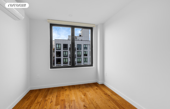 2 beds, 1 bath, $2,571, Unit 4B