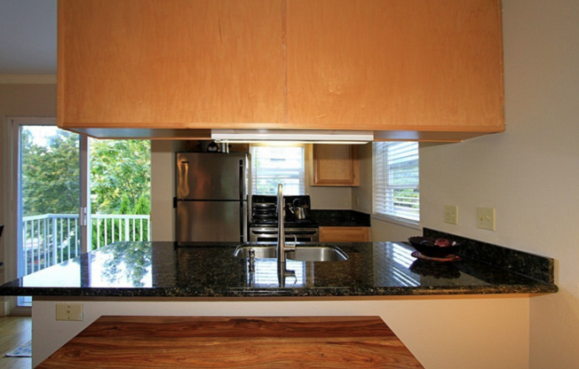 Recently Updated 1 Bed Condo in Ballard!