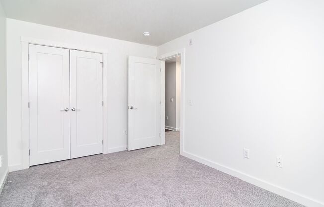 1 bed, 1 bath, 811 sqft, $1,310, Unit 907-102