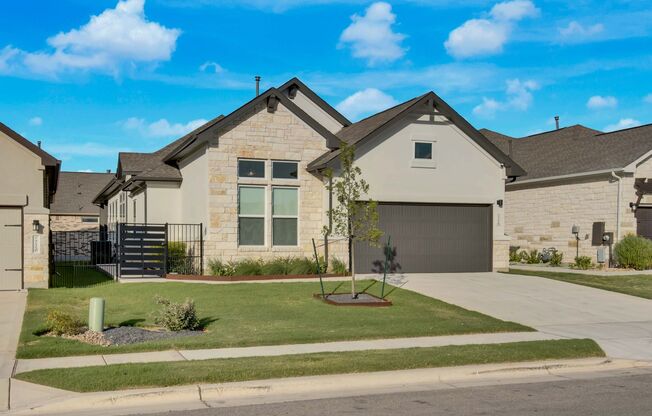 Beautiful Single Story home in Liberty!