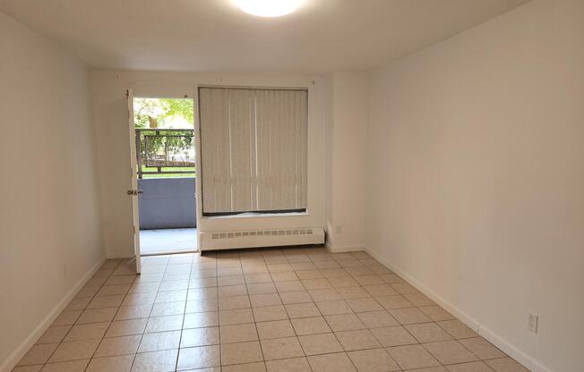 6135 98 ST