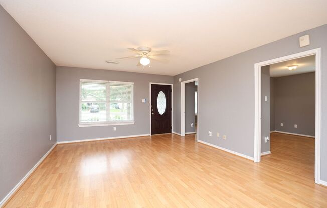 Charming one-story, detached single-family home in Houston offering 3 bedrooms and 1 bath.