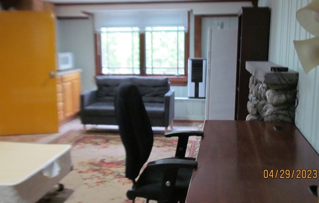 11 TRAVIS DR