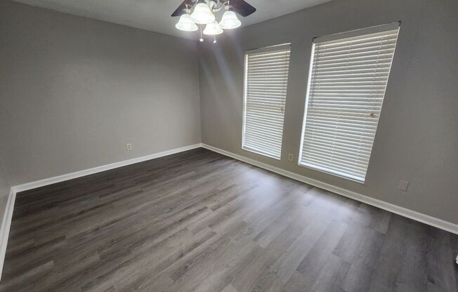 1 bed, 1 bath, 660 sqft, $675, Unit 111 Barton Street #55