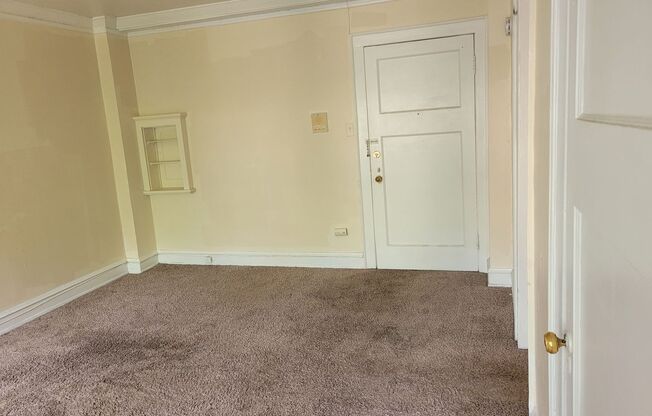 Studio, 1 bath, $825, Unit 212