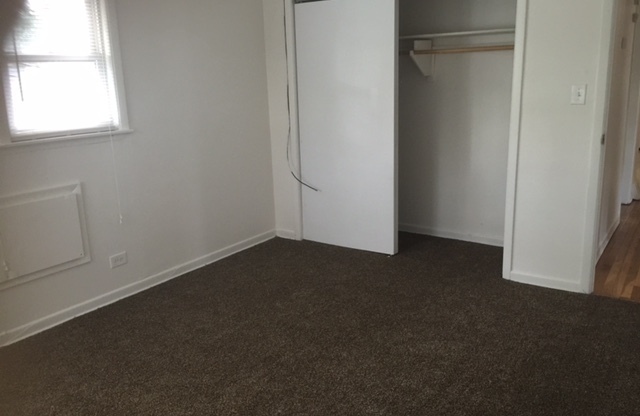 2 beds, 1 bath, 855 sqft, $1,450