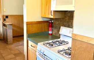 3 beds, 1 bath, 1,150 sqft, $3,150, Unit 2