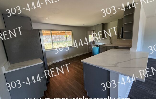 Charming Lakewood Home - 4 Bedrooms & 2 Bathrooms