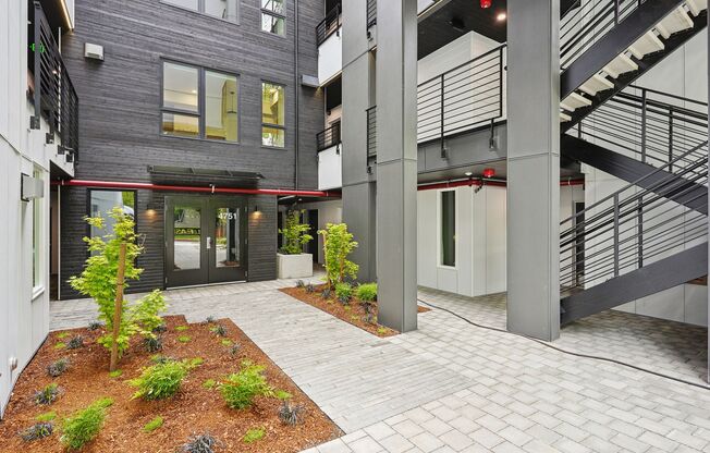 Studio, 1 bath, 250 sqft, $1,350, Unit 101