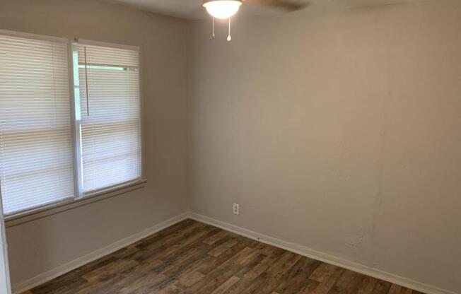 1540 NE 39