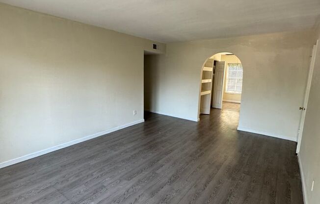 3 beds, 2 baths, $1,395, Unit Apt #207