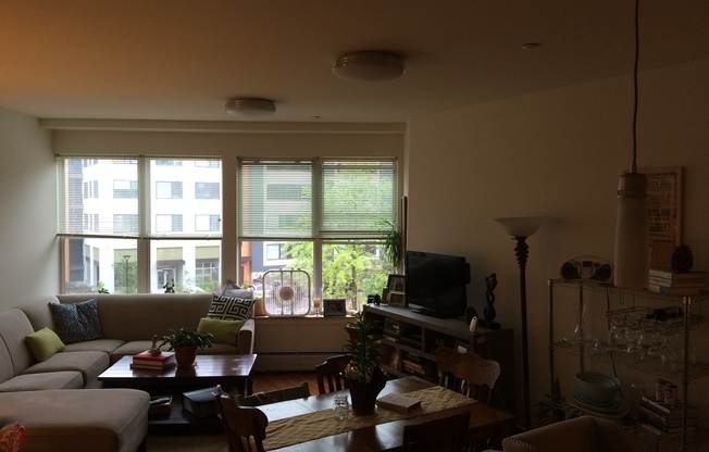 1 bed, 1 bath, 800 sqft, $2,150, Unit #402
