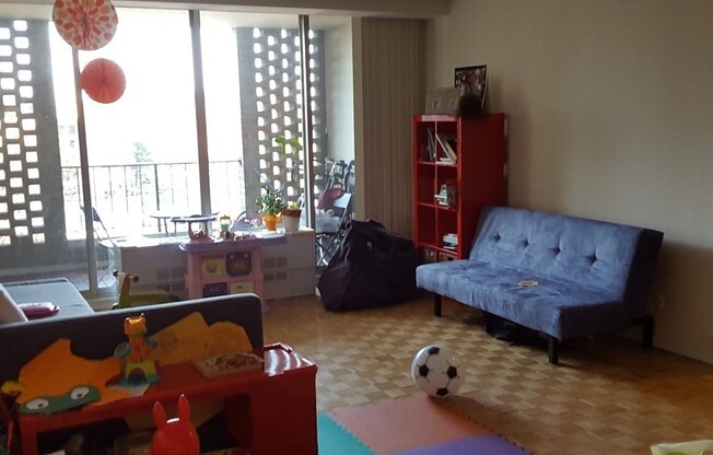 1 bed, 1 bath, 850 sqft, $3,000, Unit 722