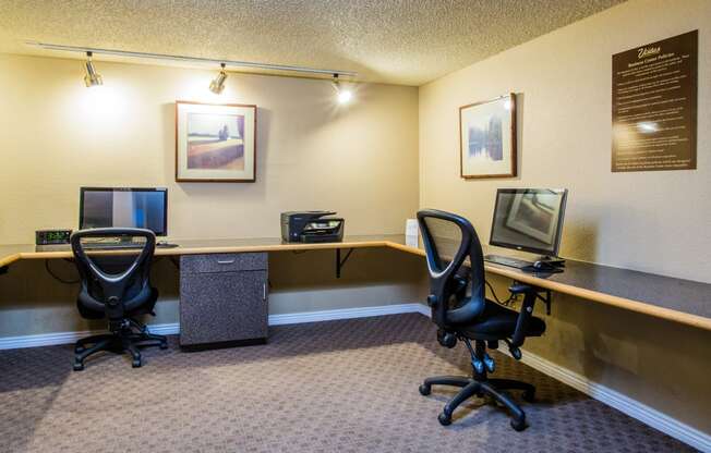 Resident Business Center with Computers at Laughlin Nevada Apartments Near Me