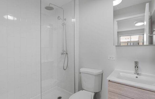 2 beds, 2 baths, $2,400, Unit 414