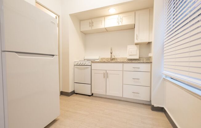 Studio, 1 bath, $1,010, Unit 408