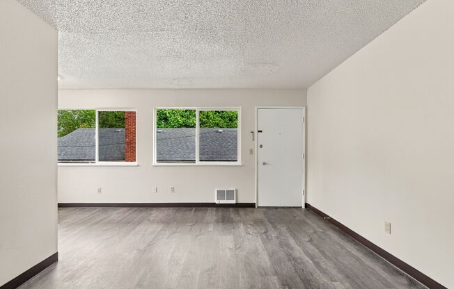 1 bed, 1 bath, 657 sqft, $1,300, Unit .