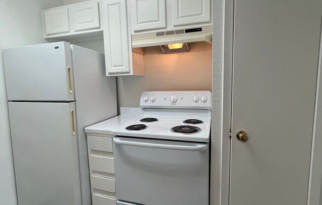 1 bed, 1 bath, 660 sqft, $1,000, Unit 1204