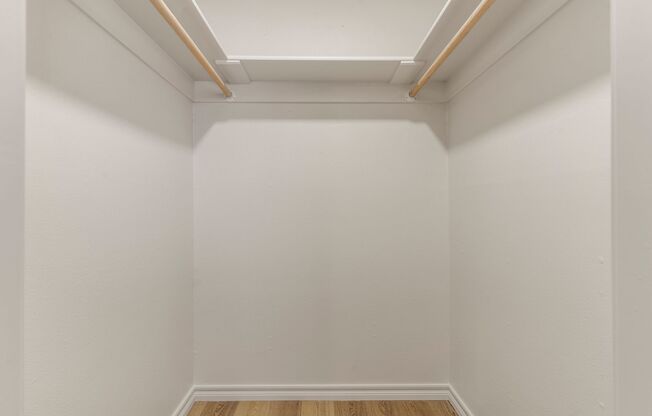 1 bed, 1 bath, 570 sqft, $950, Unit 82-102