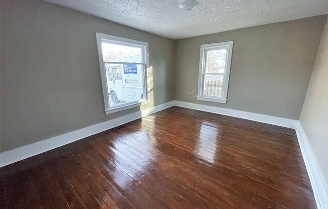 3 beds, 1 bath, $1,200