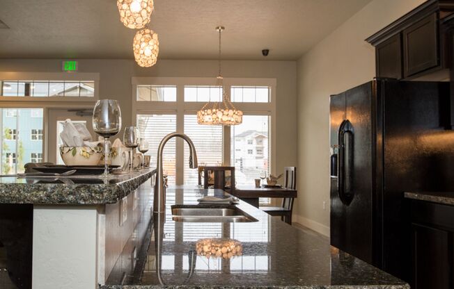 1 bed, 1 bath, 650 sqft, $1,330, Unit 2-102