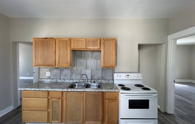 2 beds, 1 bath, $900