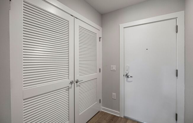 2 beds, 1 bath, 815 sqft, $2,130, Unit D215