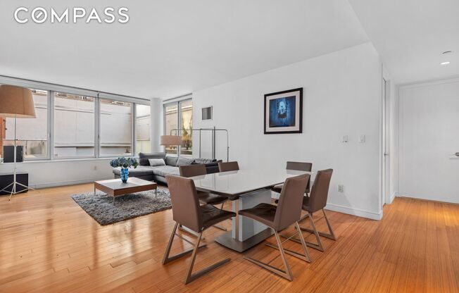 303 E 33 ST