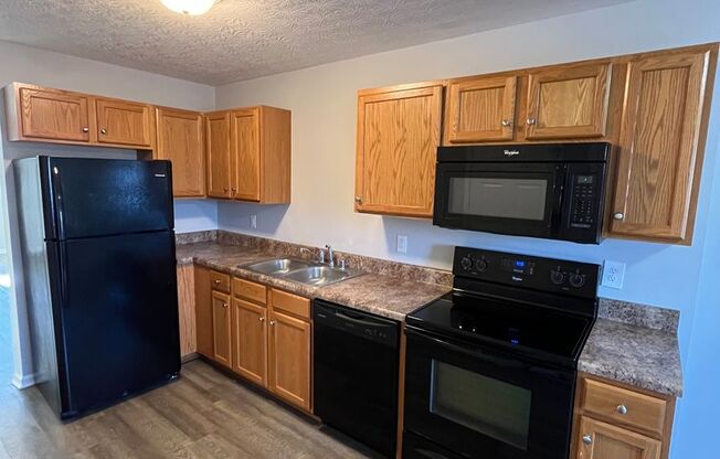 2 beds, 2 baths, $900, Unit 374E