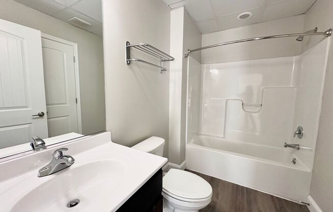 2 beds, 1 bath, $1,529, Unit 1202 C