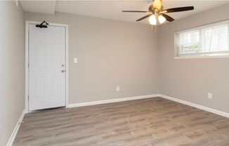 Studio, 1 bath, 750 sqft, $850, Unit 3569 Davenport St-Unit 15