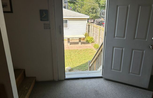 2 beds, 1 bath, $1,750