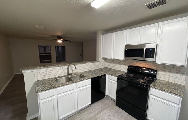 Spacious 4-Bedroom Home with Modern Updates in South Fort Worth