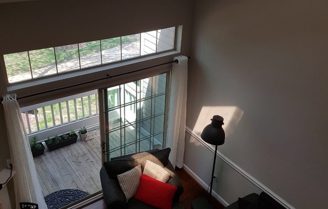 Loft 2BR plus den/2BA condo walking distance to Metro