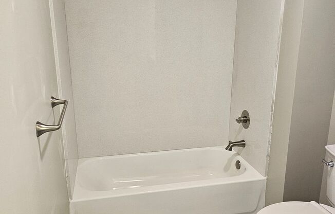 3 beds, 2 baths, 1,218 sqft, $1,450, Unit Neptune 207