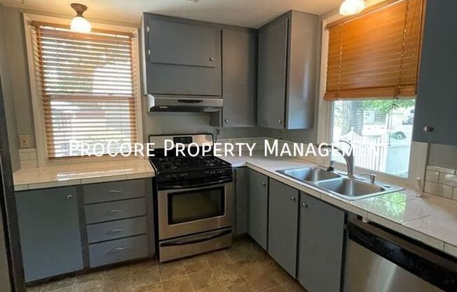 3 beds, 1 bath, 1,176 sqft, $1,995