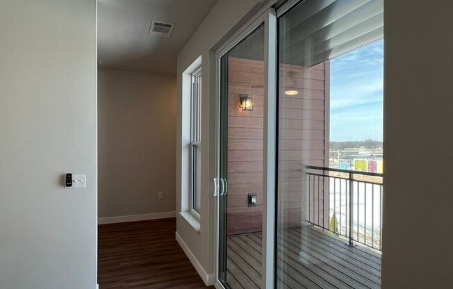 Studio, 1 bath, 532 sqft, $1,400, Unit WR 305-312