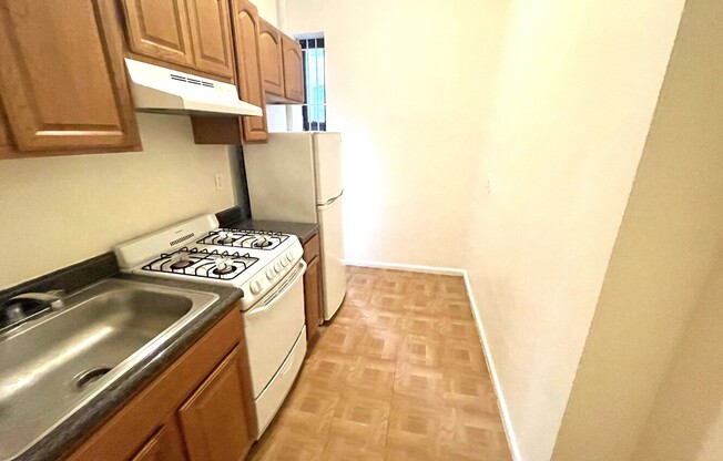 612 W 137 ST