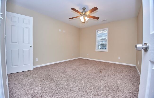 4 beds, 3.5 baths, 3,100 sqft, $2,275, Unit 307