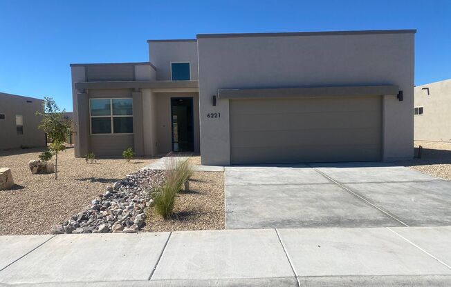 Newer 3 Bedroom+ Office Near Red Hawk Golf Course