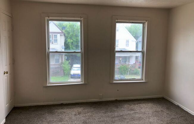 3 beds, 1 bath, $1,100