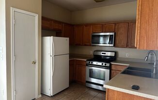 2 beds, 1 bath, $1,600, Unit Unit B