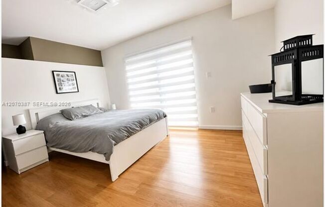 1250 Lincoln Rd cu-401, Miami Beach, FL 33139