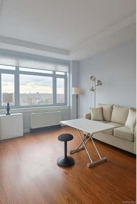 1 bed, 1 bath, 900 sqft, $3,500, Unit PH2K