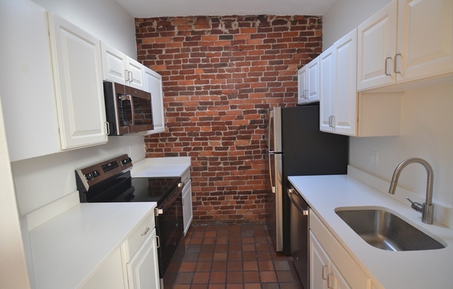 1 bed, 1 bath, 695 sqft, $3,100, Unit 12-4